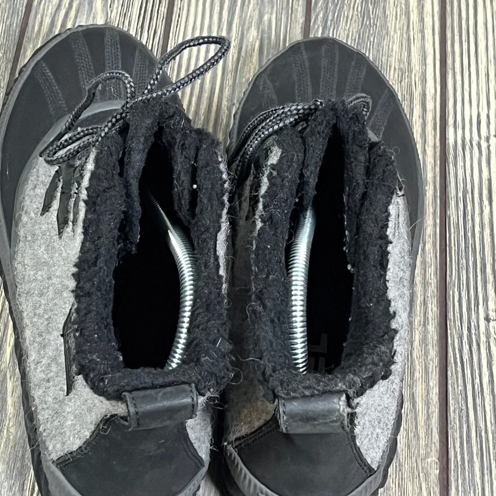 Sorel Out N About III Classic Women Sz 11 Black Grey Felt Waterproof Duck Boots